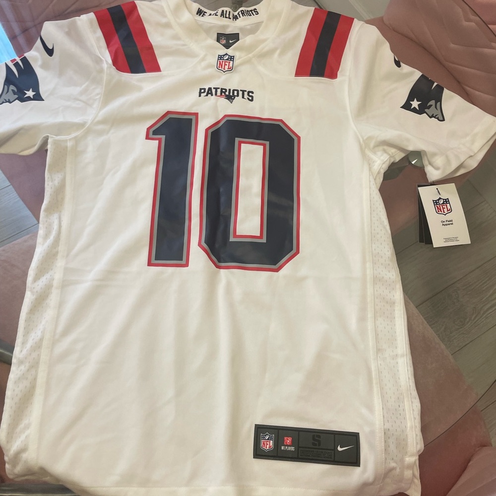 New England Patriots Men’s Mac Jones Jersey - Picture 8 of 11